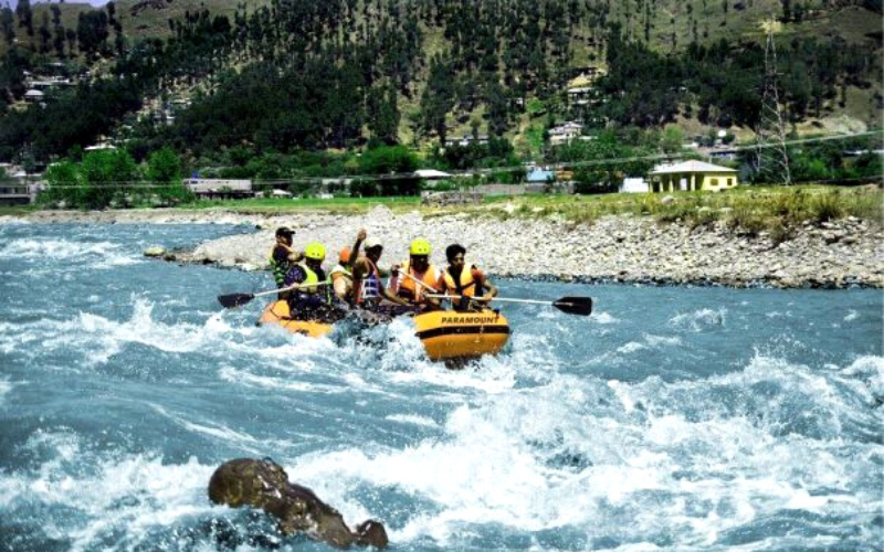 Best thing to do in Naran - River Rafting